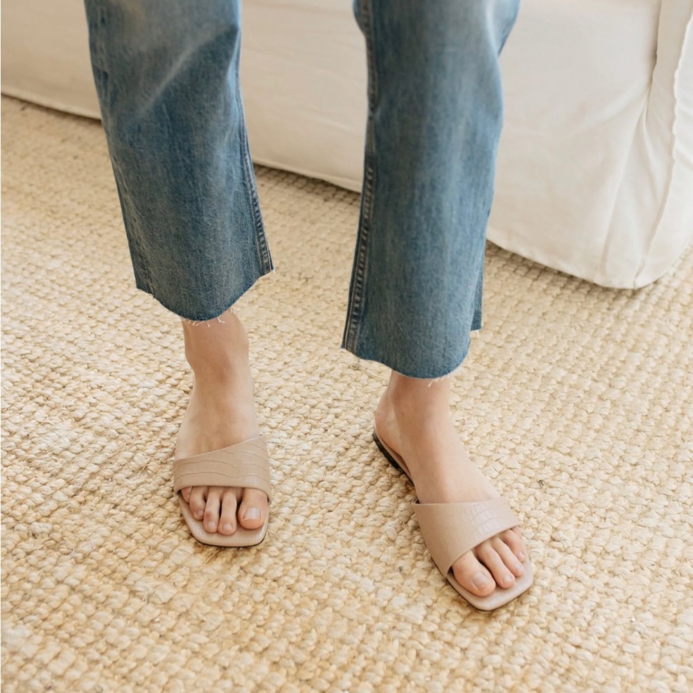 Mara & Mine Xanthe Croc Leather Flats in Blush